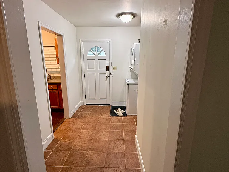 721 W Harvard St — Photo 14