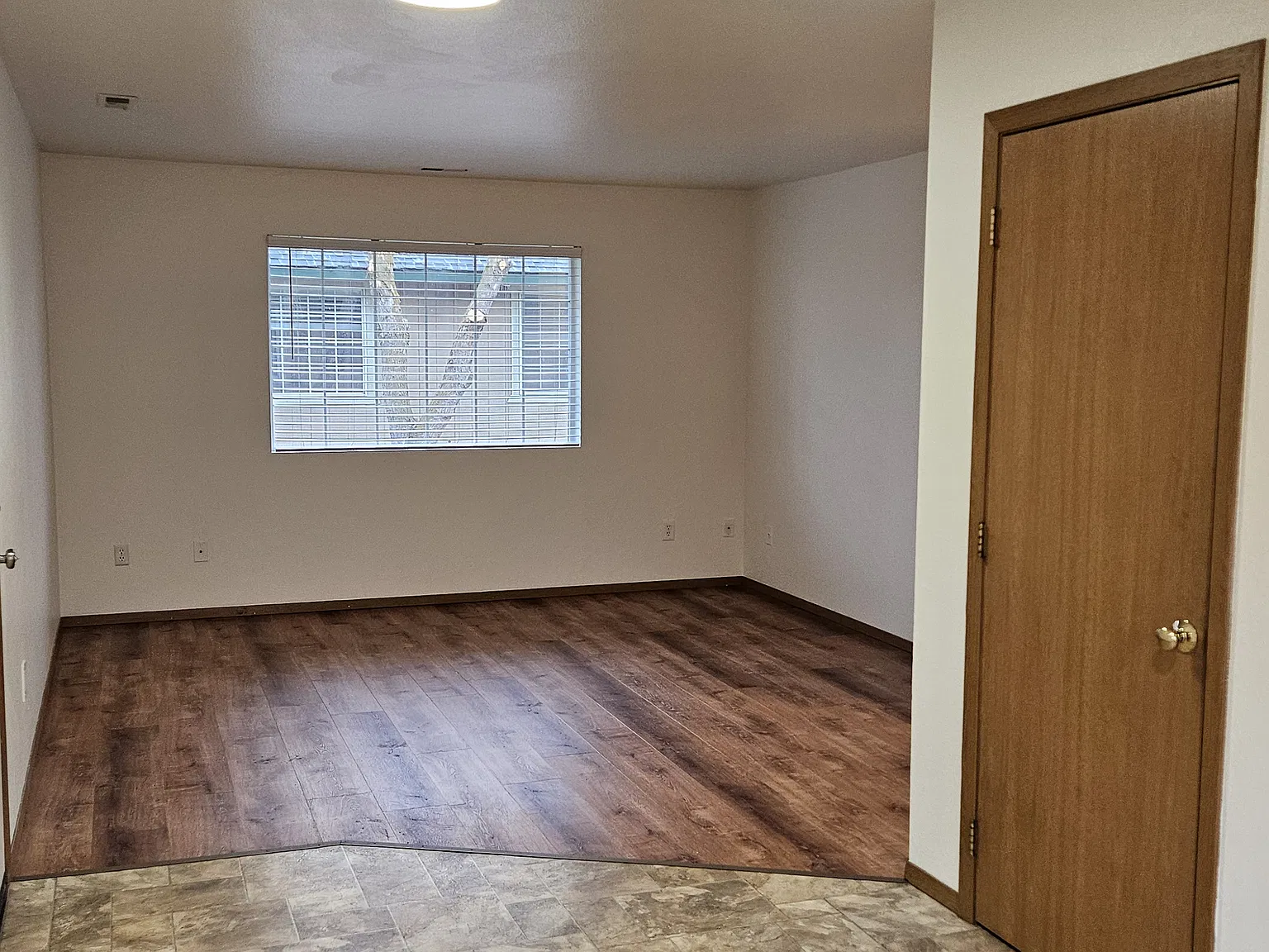 3 bed, 1000 sqft, $1,650 — Photo 4