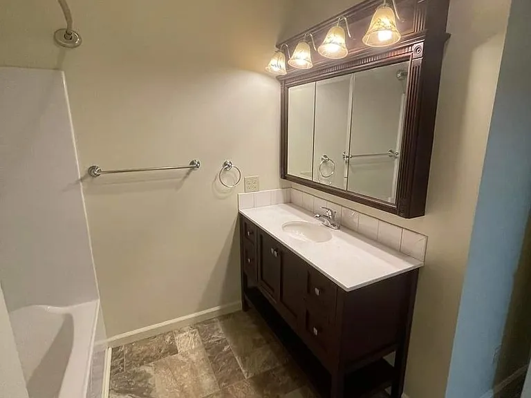 327 S 8th St #330 — Photo 9
