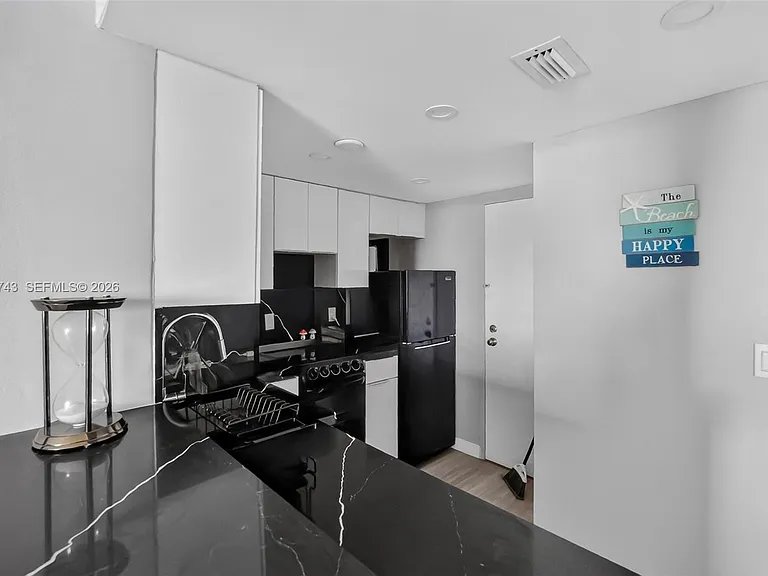 800 West Ave #533 — Photo 4