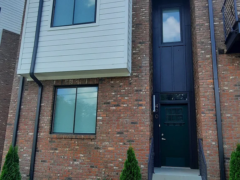 490 W Trinity Ln — Photo 49