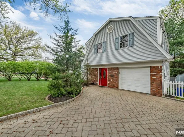 364 Knickerbocker Rd, Cresskill, NJ 07626