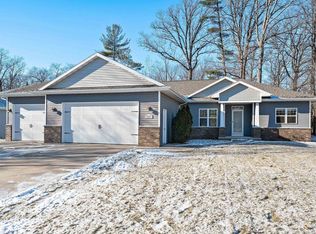 2875 Sleepy Hollow Dr, Green Bay, WI 54311