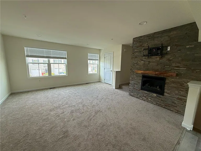 1924 Alex Rd — Photo 7