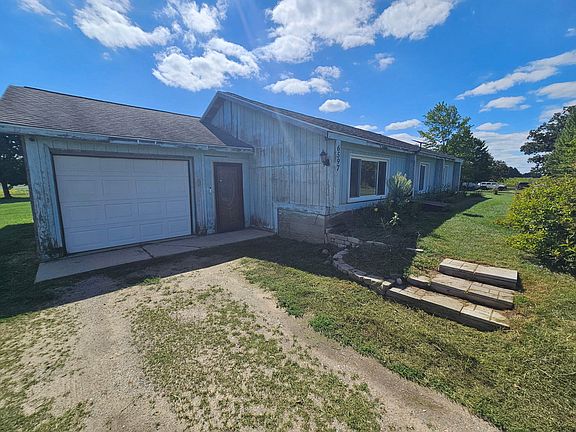 3rd image of 6597 W Walton Rd