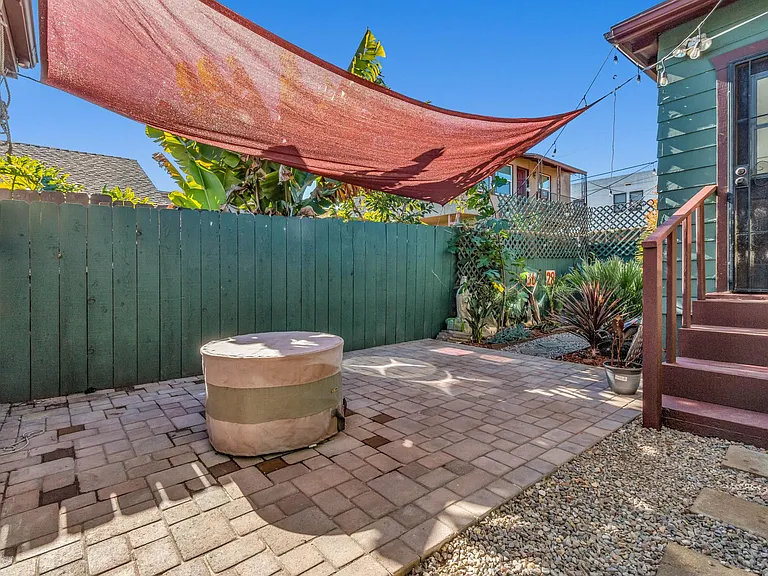 2235 Polk Ave — Photo 24