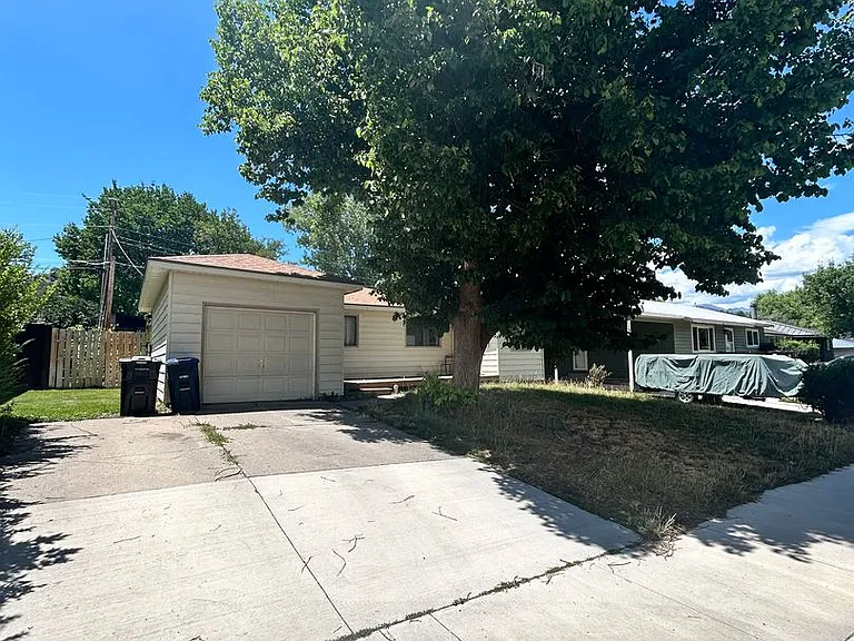 2409 Thomas Ave — Photo 2