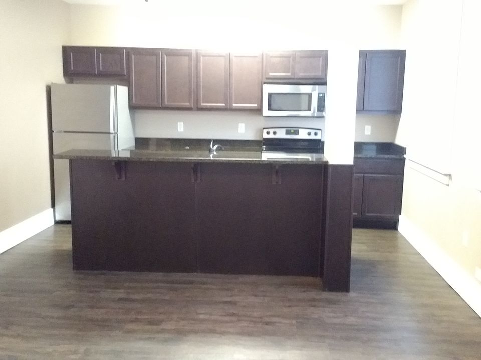 Stainless steal appliances, granite counter tops!