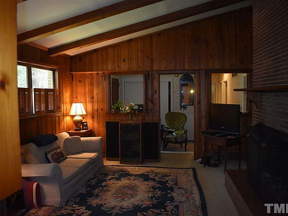4th image of 2226 Whitley Dr