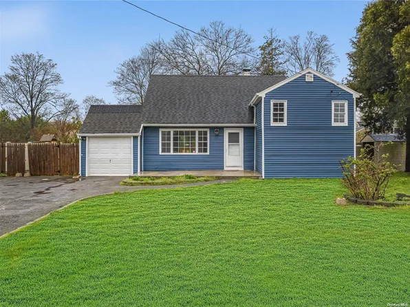 1442 Peters Boulevard, Bay Shore, NY 11706