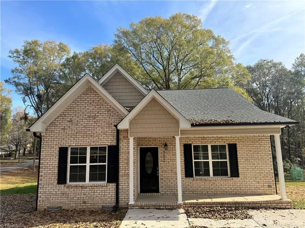 302 Shannon Dr, Eden, NC 27288