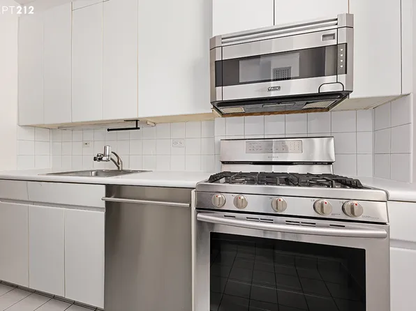 63 East 9th Street 7T image 6 of 7