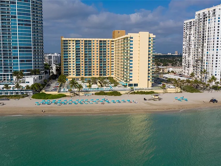 2501 S Ocean Dr #Penthouse 17 — Photo 35