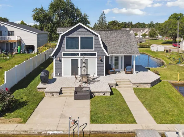 147 Bennett Dr, Michigan Center, MI 49254