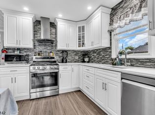 4 Griggs Pl, Manville, NJ 08835
