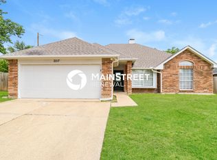 2217 Edinburgh St, Arlington, TX 76018