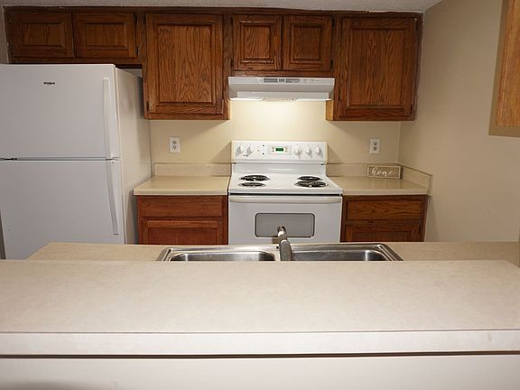 3rd image of 7633 Melissa Ct N