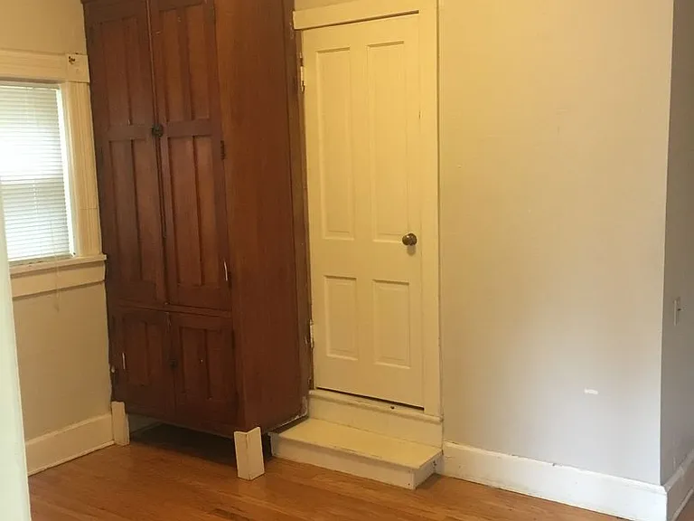 121 E Gilman St — Photo 17