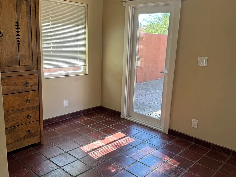 2048 E 6th St #2048 — Photo 12