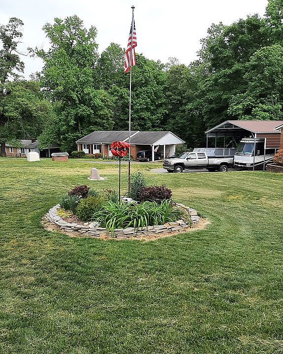 1st image of 132 Rollingwood Dr