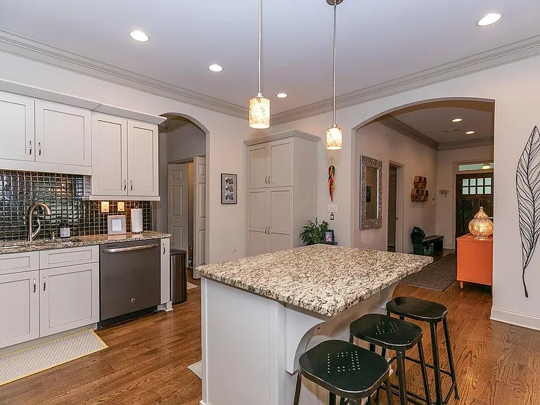 1084 Sanders Ave SE #A — Photo 9