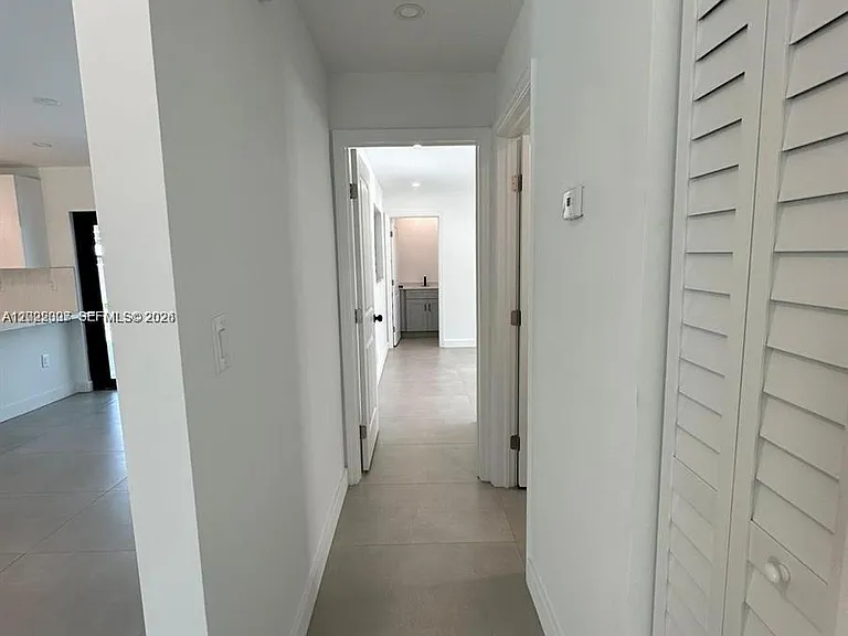4901 Washington St — Photo 8