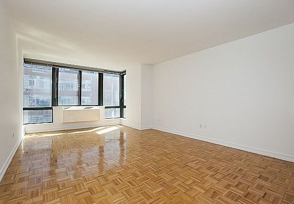 4th image of 70 Battery Pl APT 509