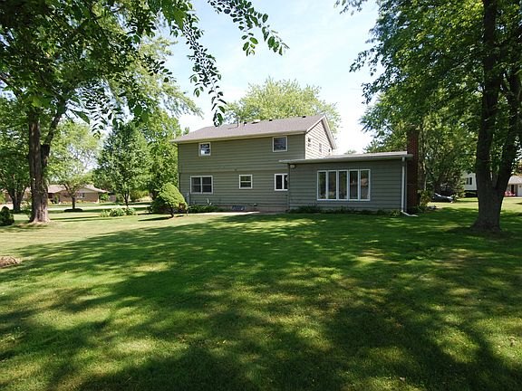 3rd image of 15149 W Clover Ln