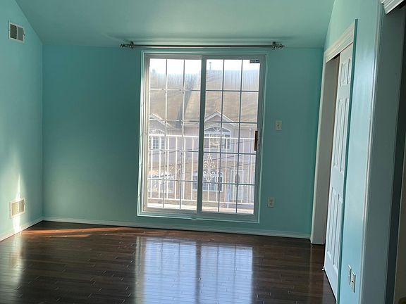 4th image of 27 Maxie Ct #2