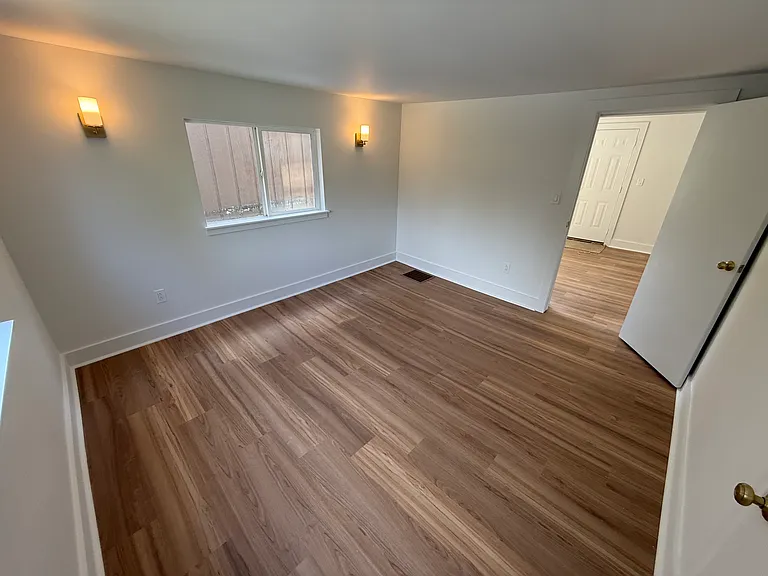 342 Madison Ave #1 — Photo 28