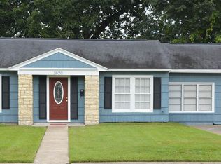 3820 Holland Dr, Beaumont, TX 77707