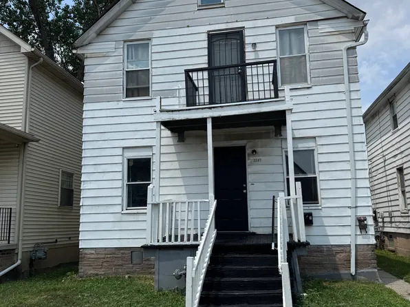 2267 Danforth St, Hamtramck, MI 48212