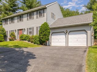 39 Brookwood Dr, Lititz, PA 17543