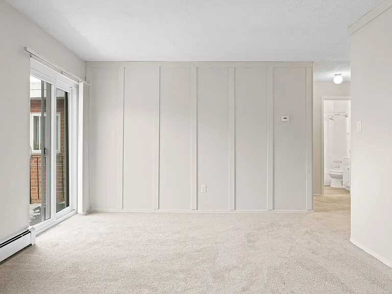 The Hillcrest Apartments — Photo 17