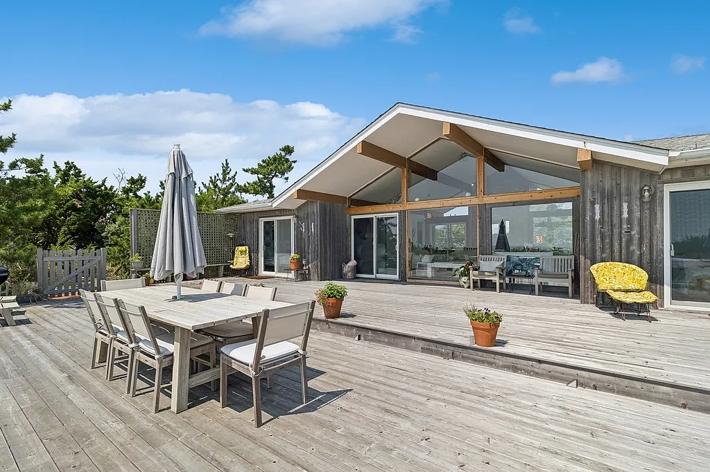 Amagansett Dunes Oceanfront — Photo 2