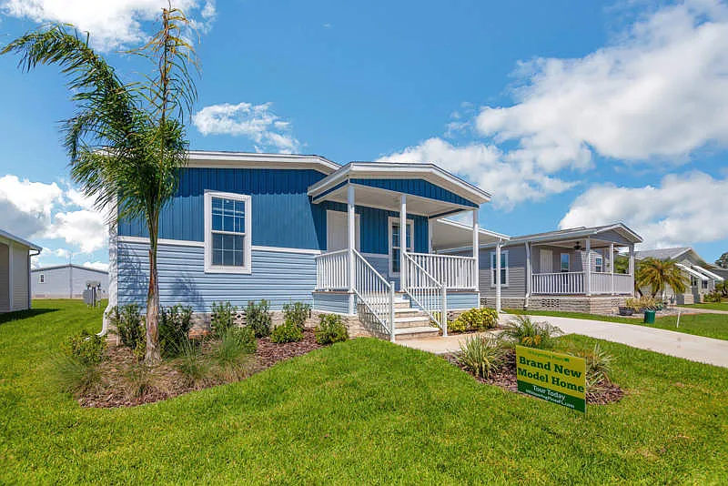 1447 Whispering Pines Loop