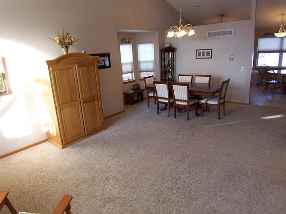 4th image of 224 Briargate Dr
