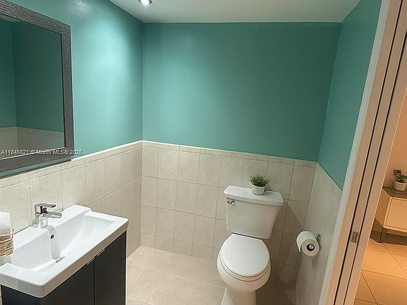 4th image of 12290 NE 11th Ct APT 206
