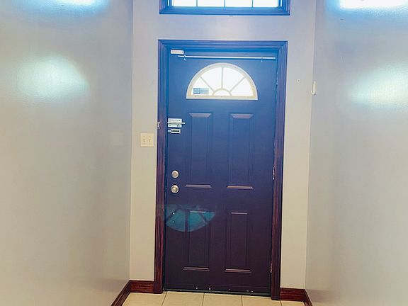 4th image of 1571 Campbell Ave
