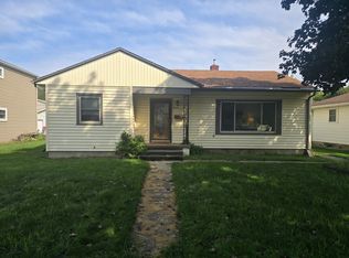 606 Center Ave, Decorah, IA 52101