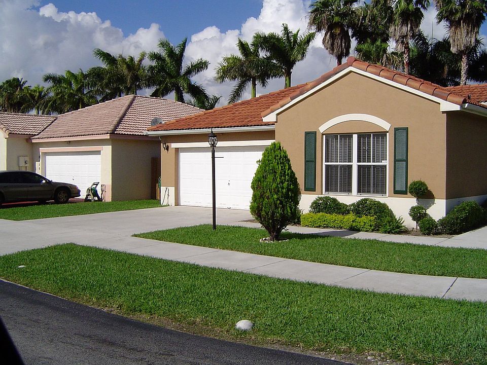 2nd image of 8469 SW 157th Ct
