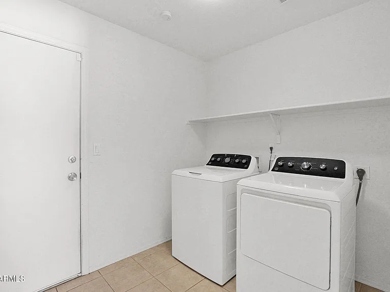 3415 E Menadota Dr — Photo 16