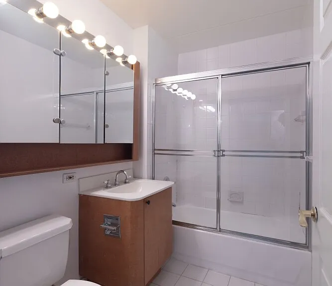 363 W 30th St #901 — Photo 7