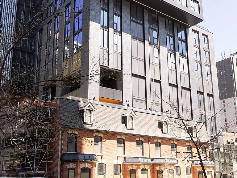 8 Wellesley St W #2109 — Photo 3