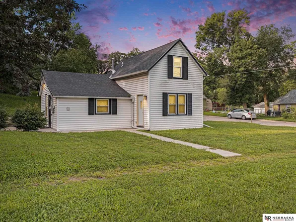 1221 Avenue C, Plattsmouth, NE 68048
