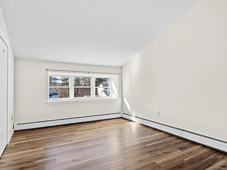 50 E Hill Rd #3L — Photo 9