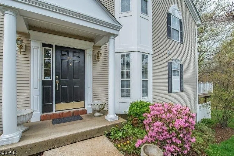 84 Constitution Way — Photo 2