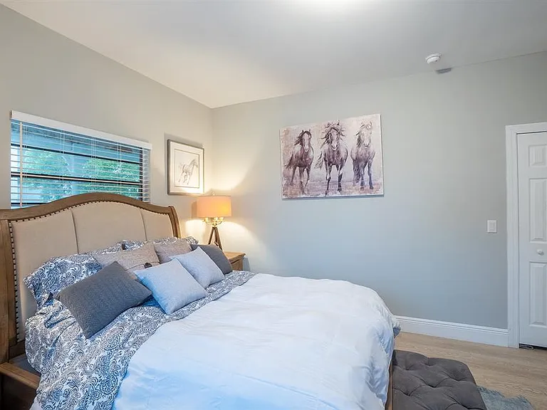244 Lexington Dr — Photo 7