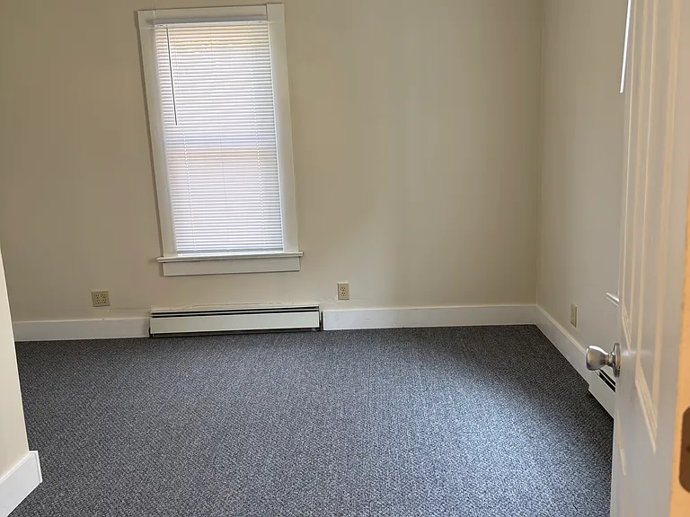 412 Warwick St — Photo 8
