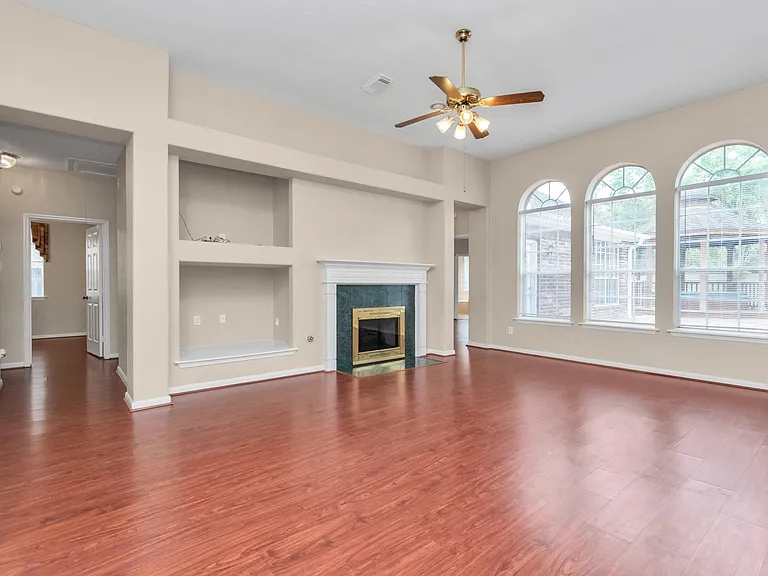 1915 Crescent Oak Dr — Photo 14